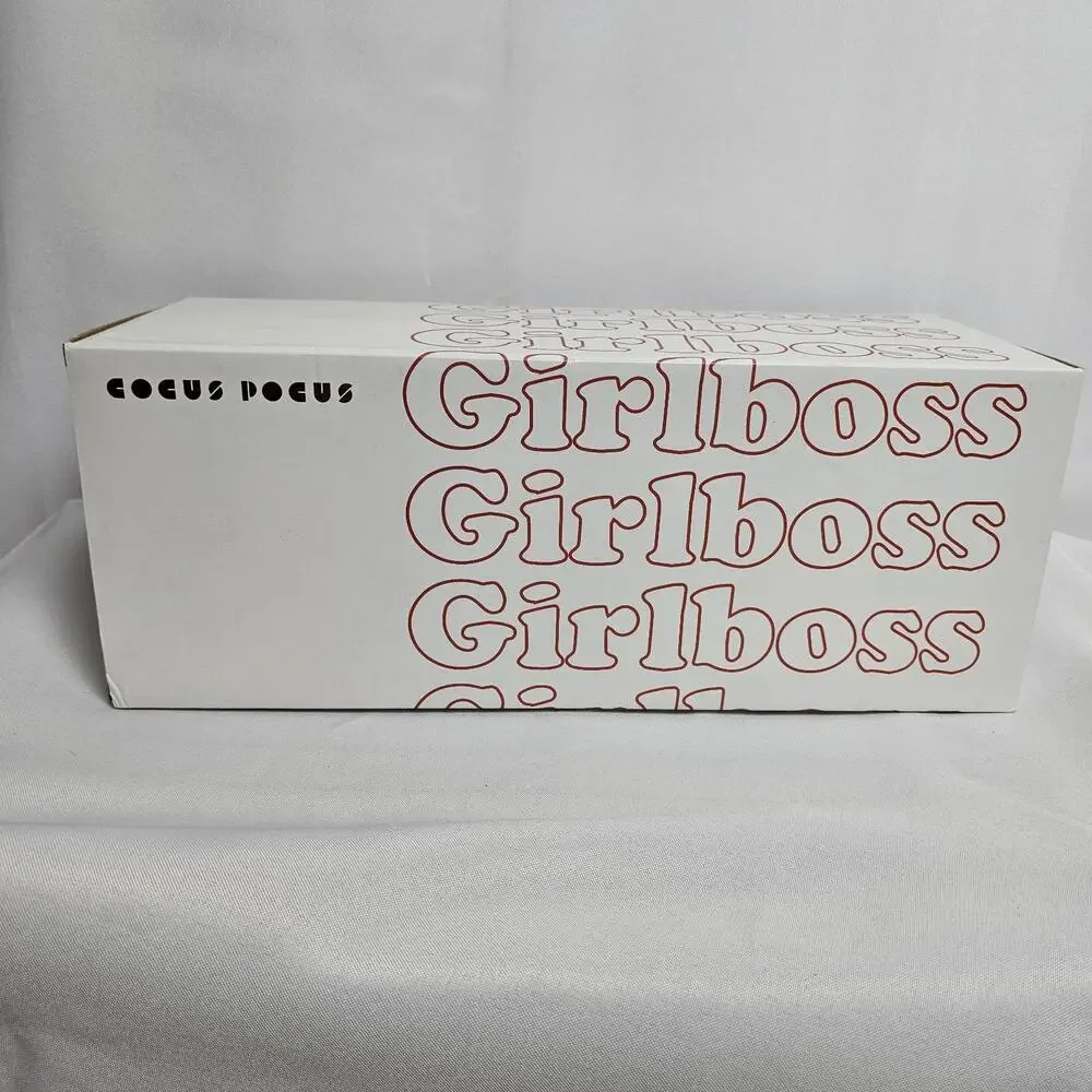 COCUS POCUS - Girlboss Plush Fleece Nap Blanket‎